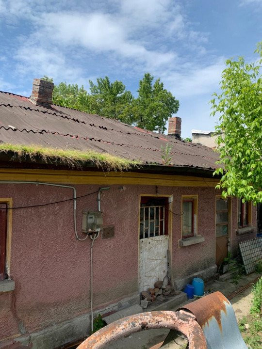 Teren intravilan de 152 mp. cu casa demolabila in sect. 6- str. Cetatea Ciceului
