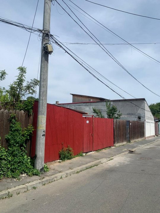Teren intravilan de 152 mp. cu casa demolabila in sect. 6- str. Cetatea Ciceului