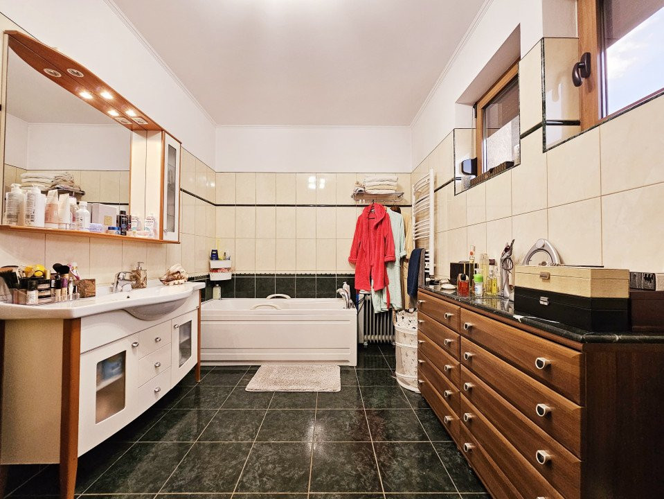 Vila 6 Camere 241 MP | Baneasa - Sisesti | Teren 482 MP | Centrala proprie