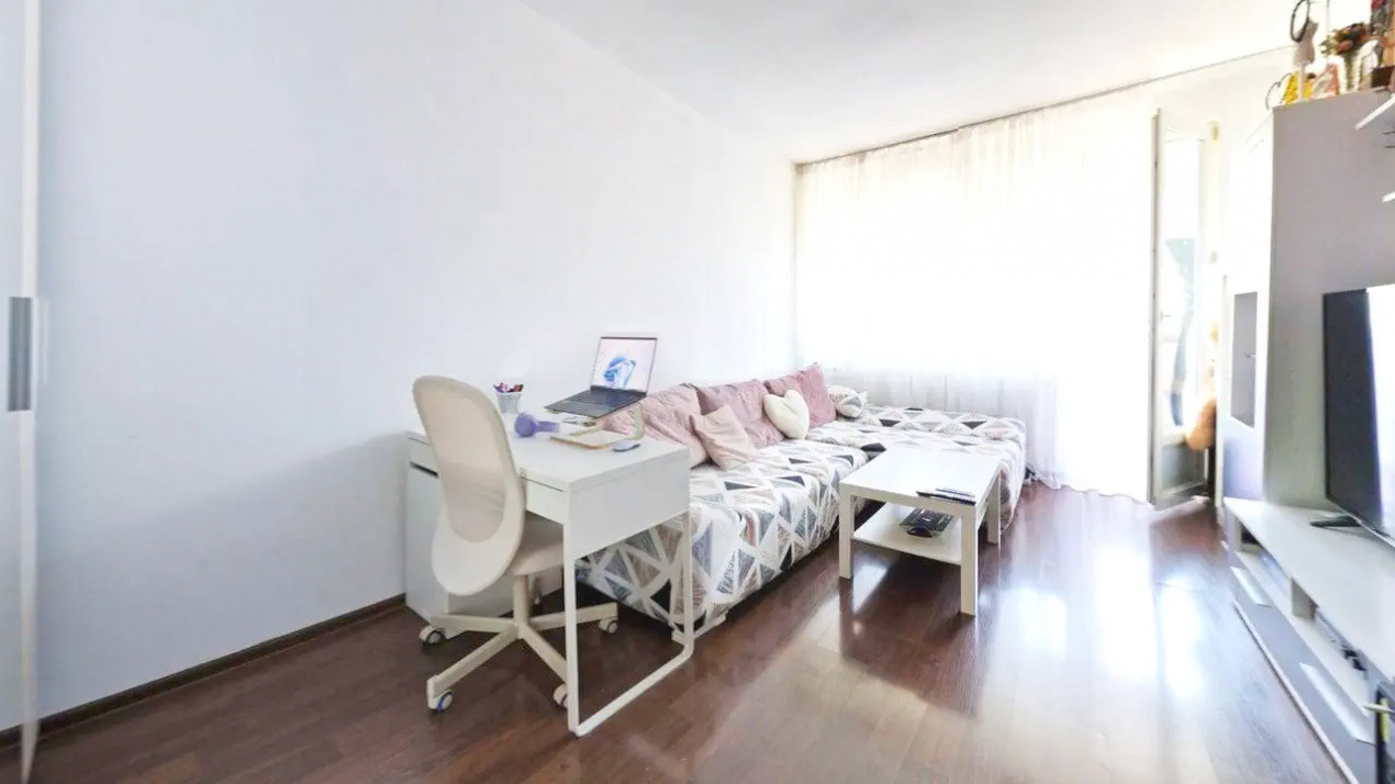 Apartament cu 2 camere și balcon însorit în Alexandru Obregia!