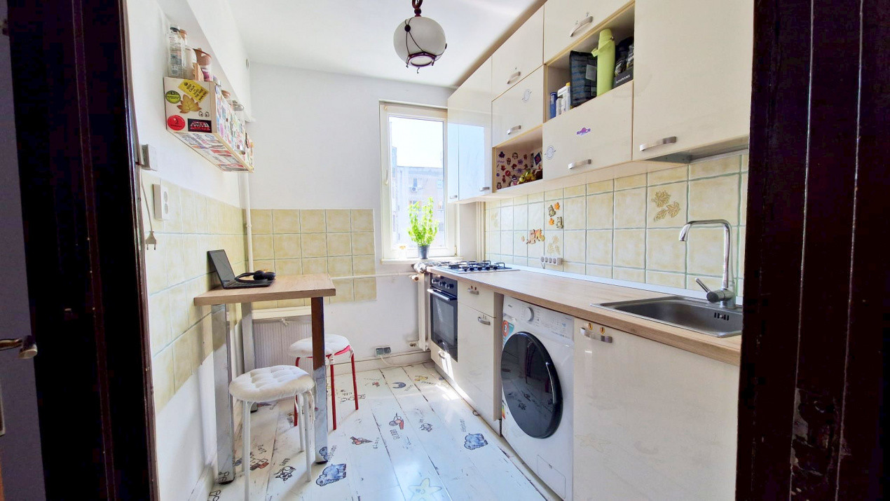Apartament cu 2 camere și balcon însorit în Alexandru Obregia!