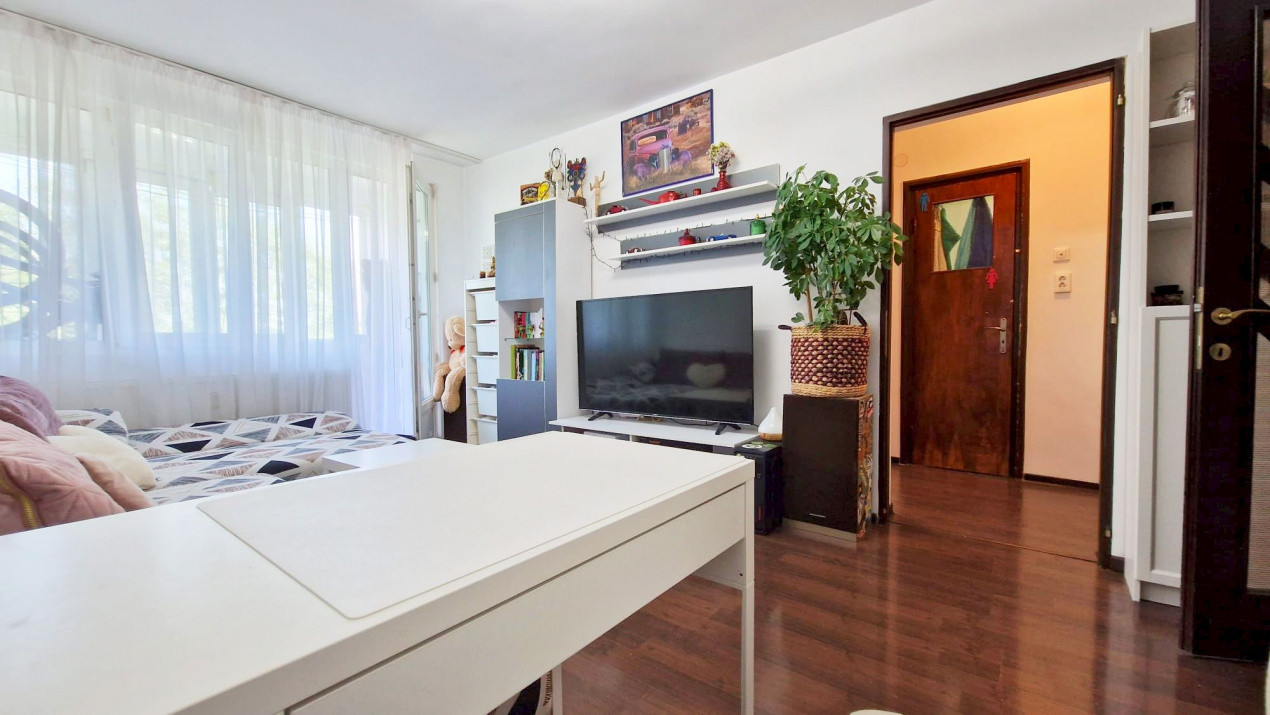 Apartament cu 2 camere și balcon însorit în Alexandru Obregia!