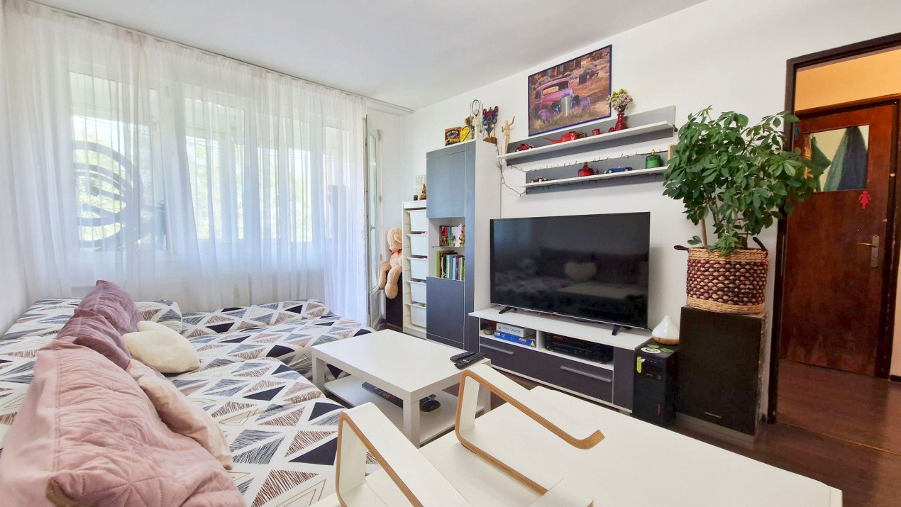 Apartament cu 2 camere și balcon însorit în Alexandru Obregia!
