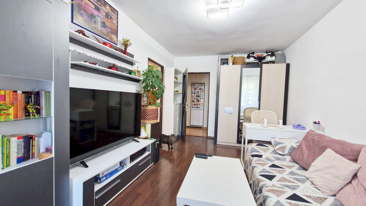 Apartament cu 2 camere și balcon însorit în Alexandru Obregia!