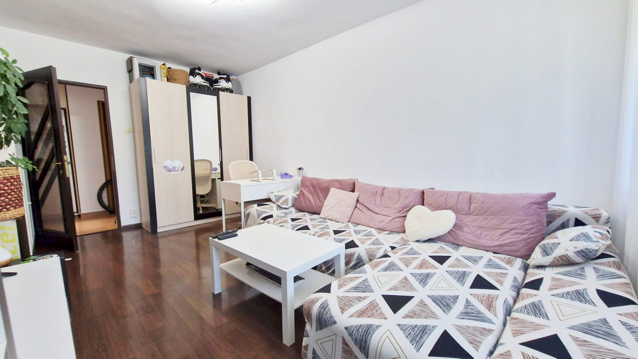 Apartament cu 2 camere și balcon însorit în Alexandru Obregia!