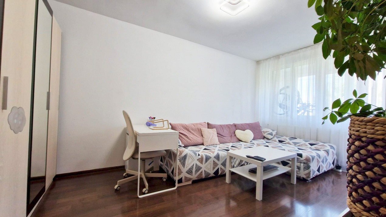 Apartament cu 2 camere și balcon însorit în Alexandru Obregia!