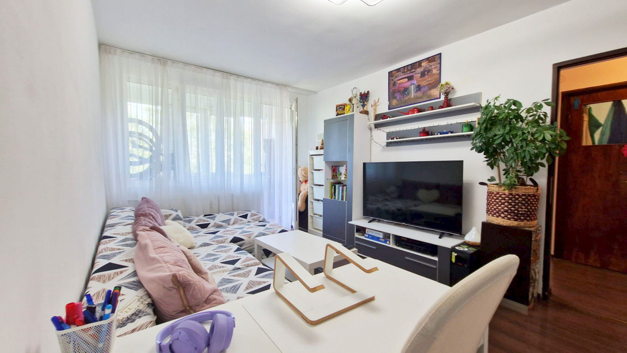 Apartament cu 2 camere și balcon însorit în Alexandru Obregia!