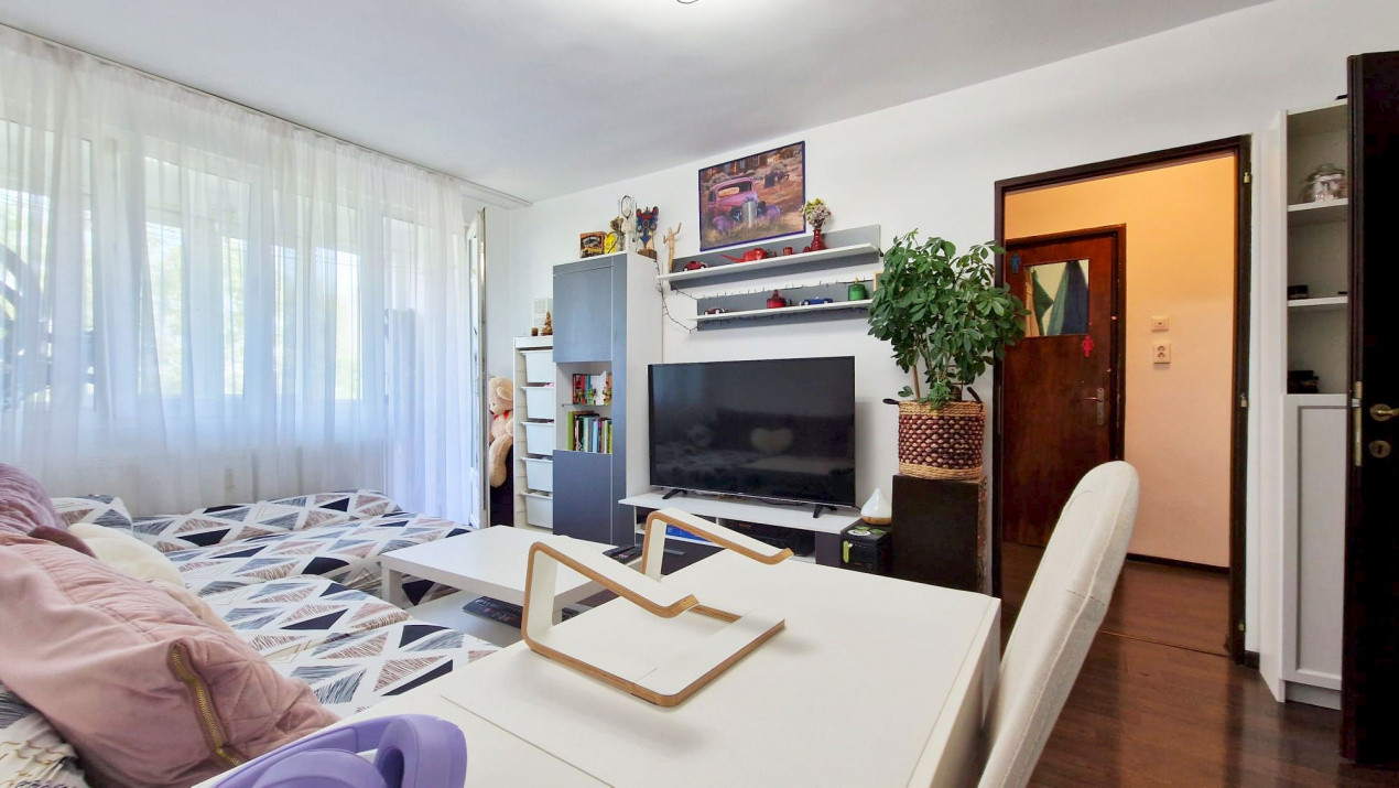 Apartament cu 2 camere și balcon însorit în Alexandru Obregia!