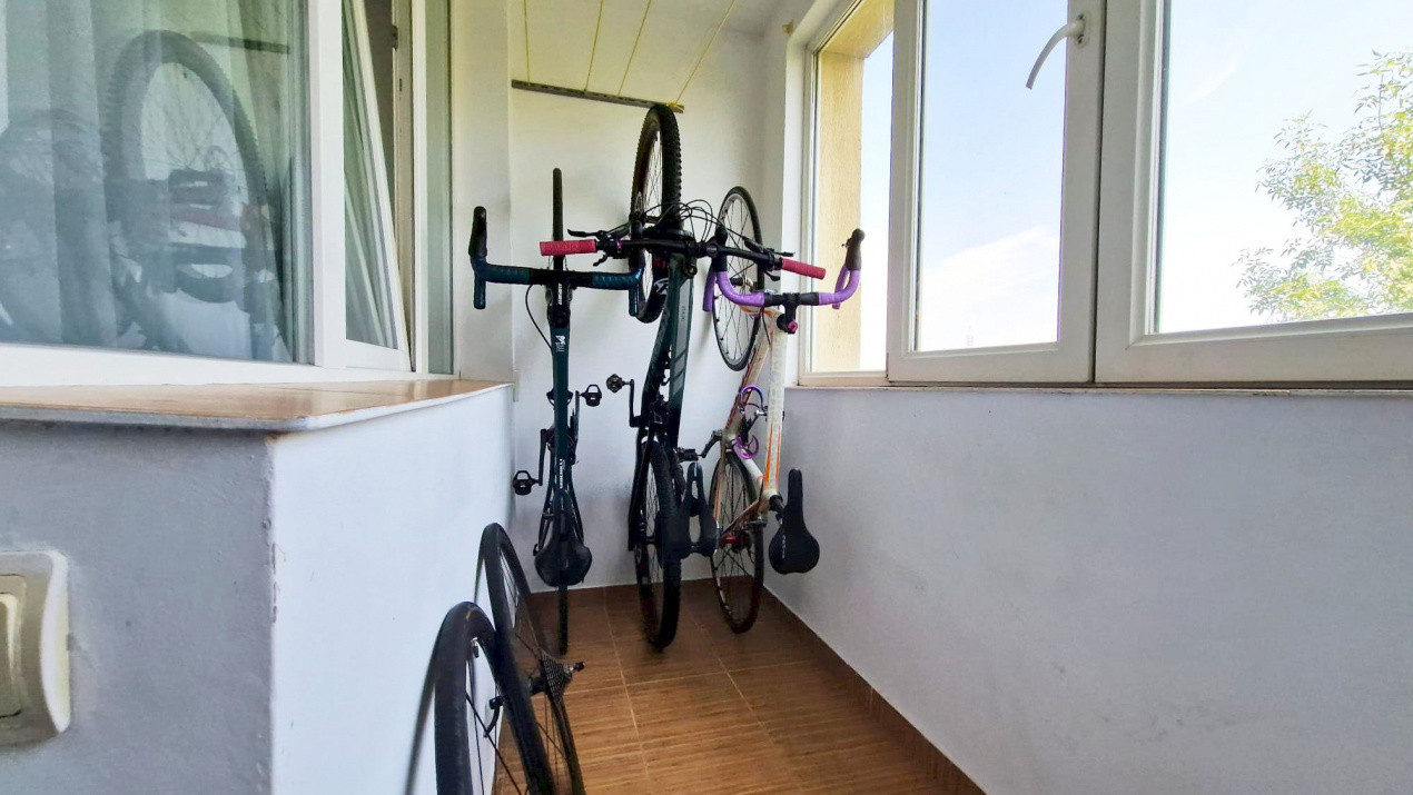 Apartament cu 2 camere și balcon însorit în Alexandru Obregia!