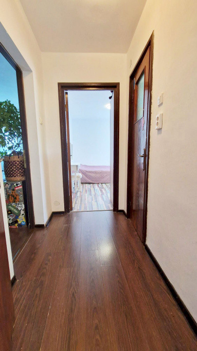 Apartament cu 2 camere și balcon însorit în Alexandru Obregia!