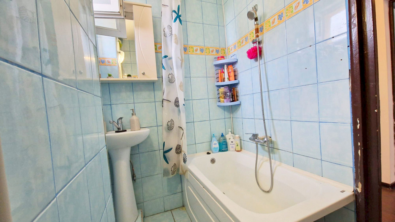 Apartament cu 2 camere și balcon însorit în Alexandru Obregia!