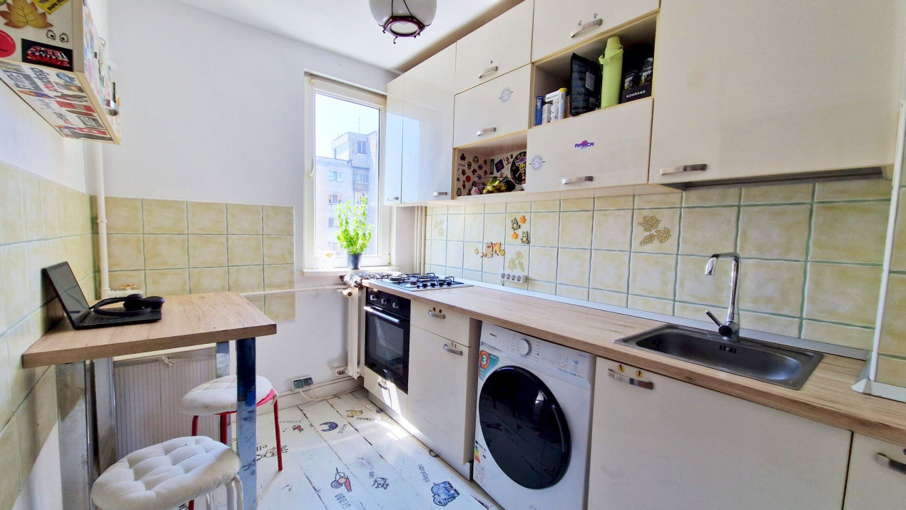 Apartament cu 2 camere și balcon însorit în Alexandru Obregia!