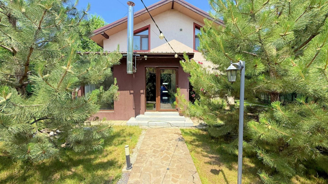 Casa individuala cu grădină superbă,P+1M, 158 mp, teren 468mp, 2017