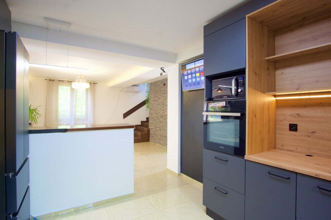Casa individuala cu grădină superbă,P+1M, 158 mp, teren 468mp, 2017