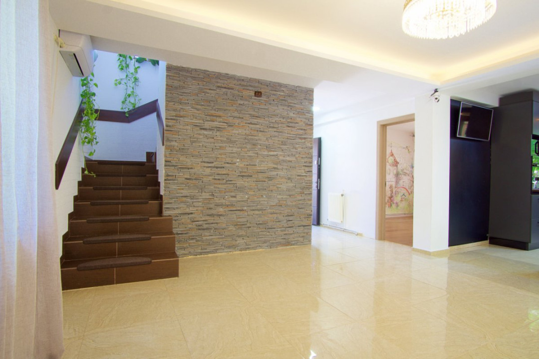 Casa individuala cu grădină superbă,P+1M, 158 mp, teren 468mp, 2017