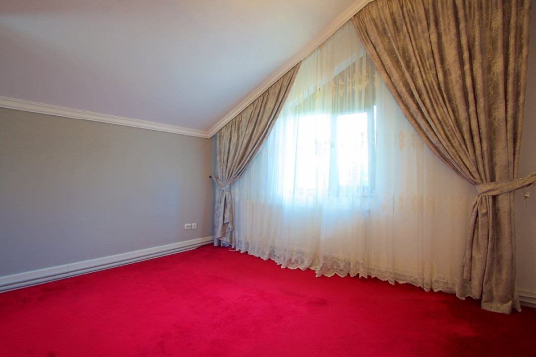 Casa individuala cu grădină superbă,P+1M, 158 mp, teren 468mp, 2017