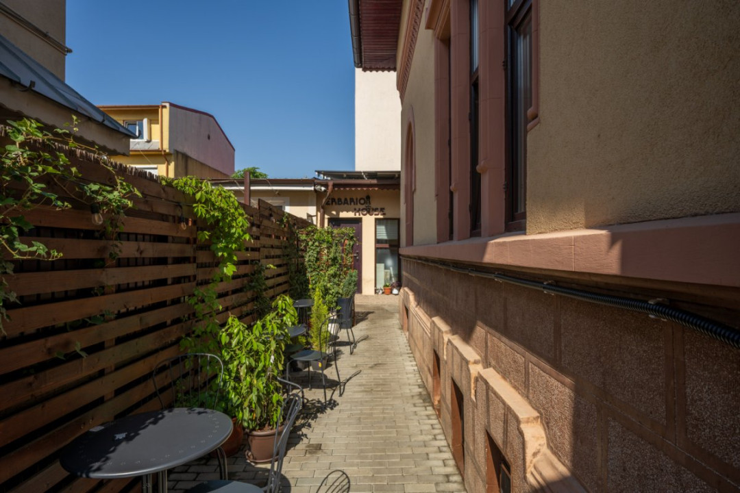Afacere la Cheie ! Camere in regim hotelier+restaurant / profit bun !