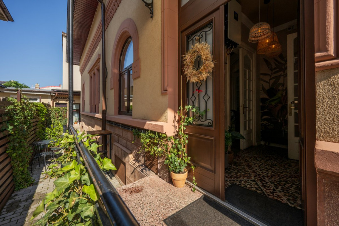 Afacere la Cheie ! Camere in regim hotelier+restaurant / profit bun !