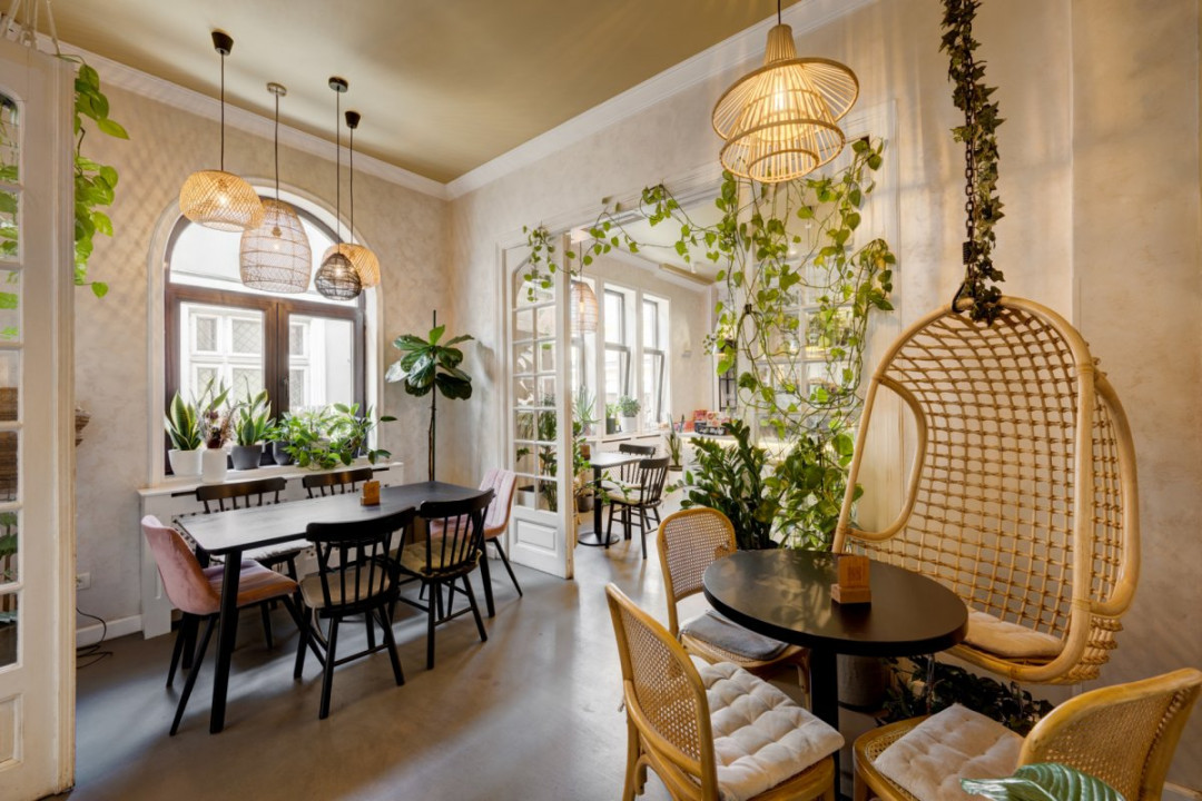 Afacere la Cheie ! Camere in regim hotelier+restaurant / profit bun !