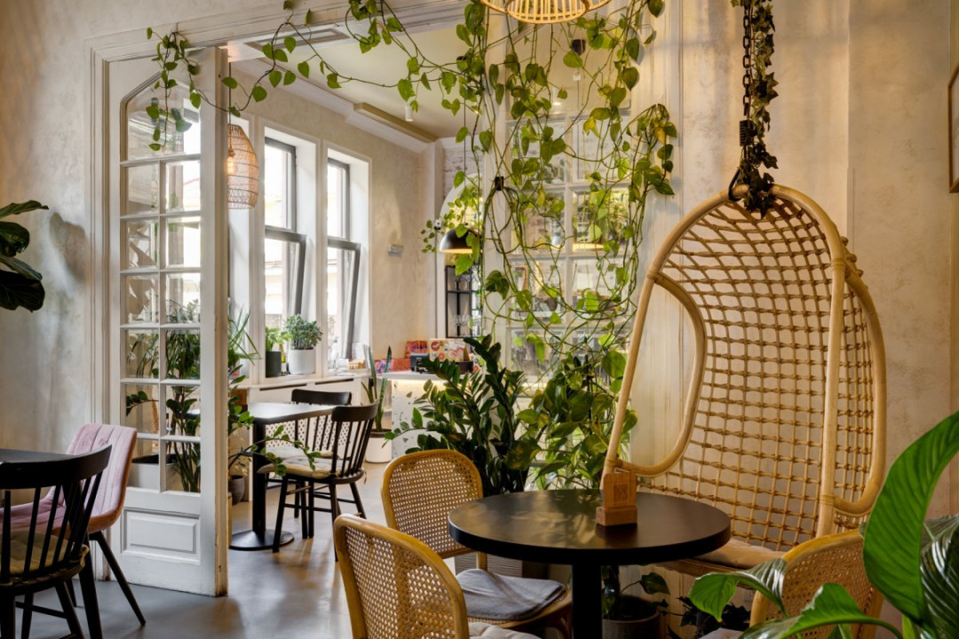 Afacere la Cheie ! Camere in regim hotelier+restaurant / profit bun !