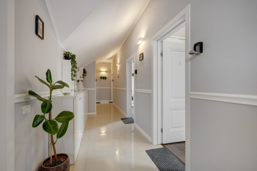 Afacere la Cheie ! Camere in regim hotelier+restaurant / profit bun !