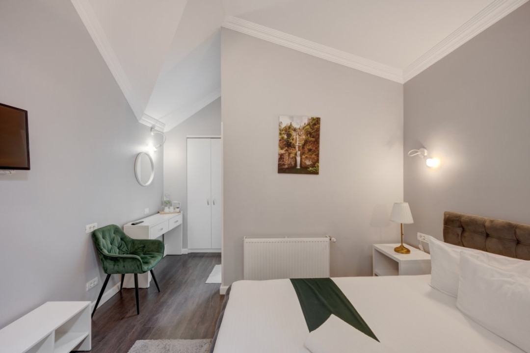 Afacere la Cheie ! Camere in regim hotelier+restaurant / profit bun !