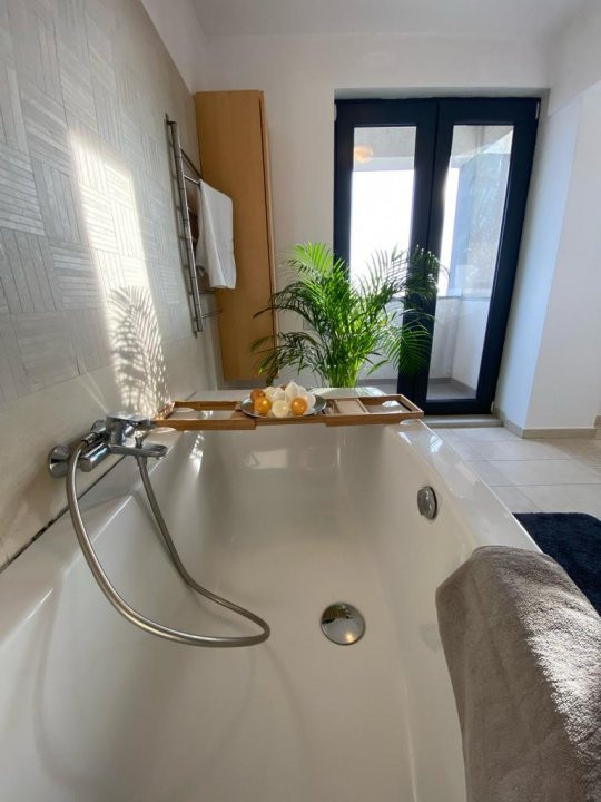 Închiriere apartament 5 camere – Prel, Ghencea, terasă 25mp, 2 locuri parcare