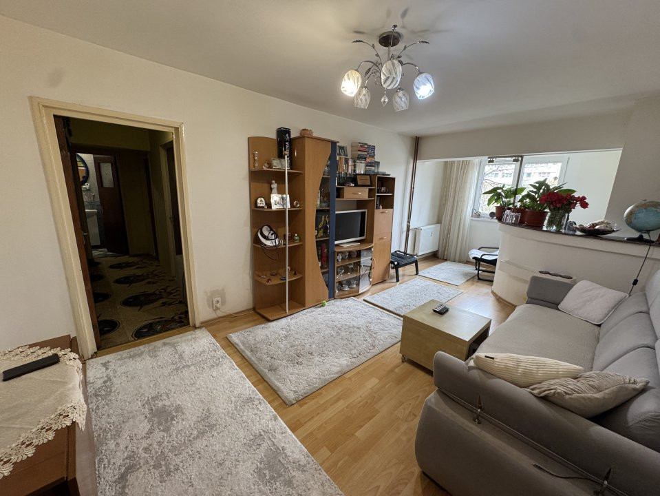 VANZARE APARTAMENT 3 CAMERE  LUJERULUI IULIU MANIU BLOC REABILITAT 