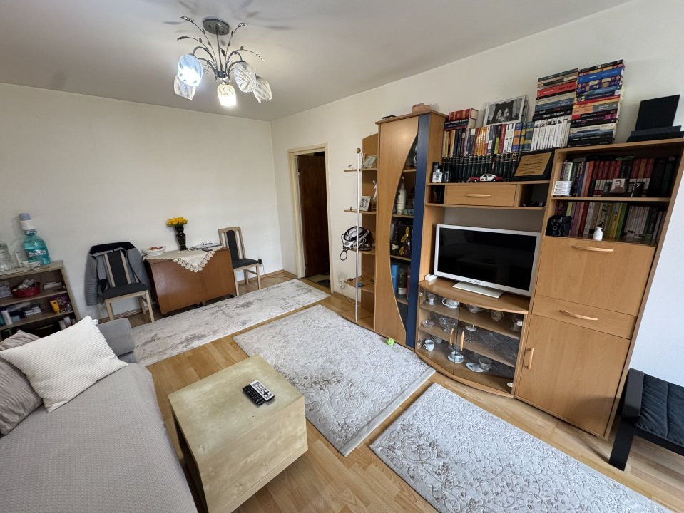 VANZARE APARTAMENT 3 CAMERE  LUJERULUI IULIU MANIU BLOC REABILITAT 