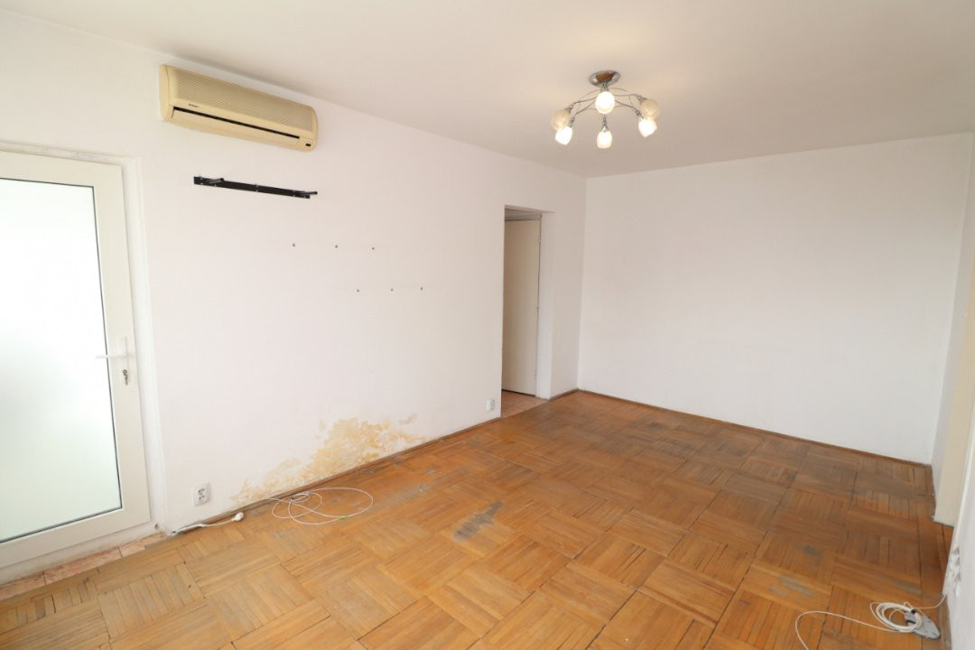 Titan - Liviu Rebreanu  - zona verde - necesita renovare 