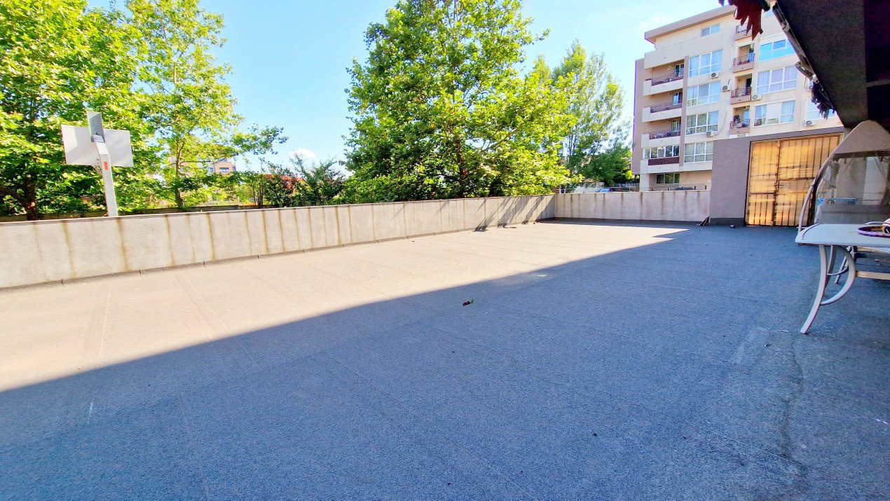 Apartament rar cu 5 camere și curte de 358 mp – Prelungirea Ghencea