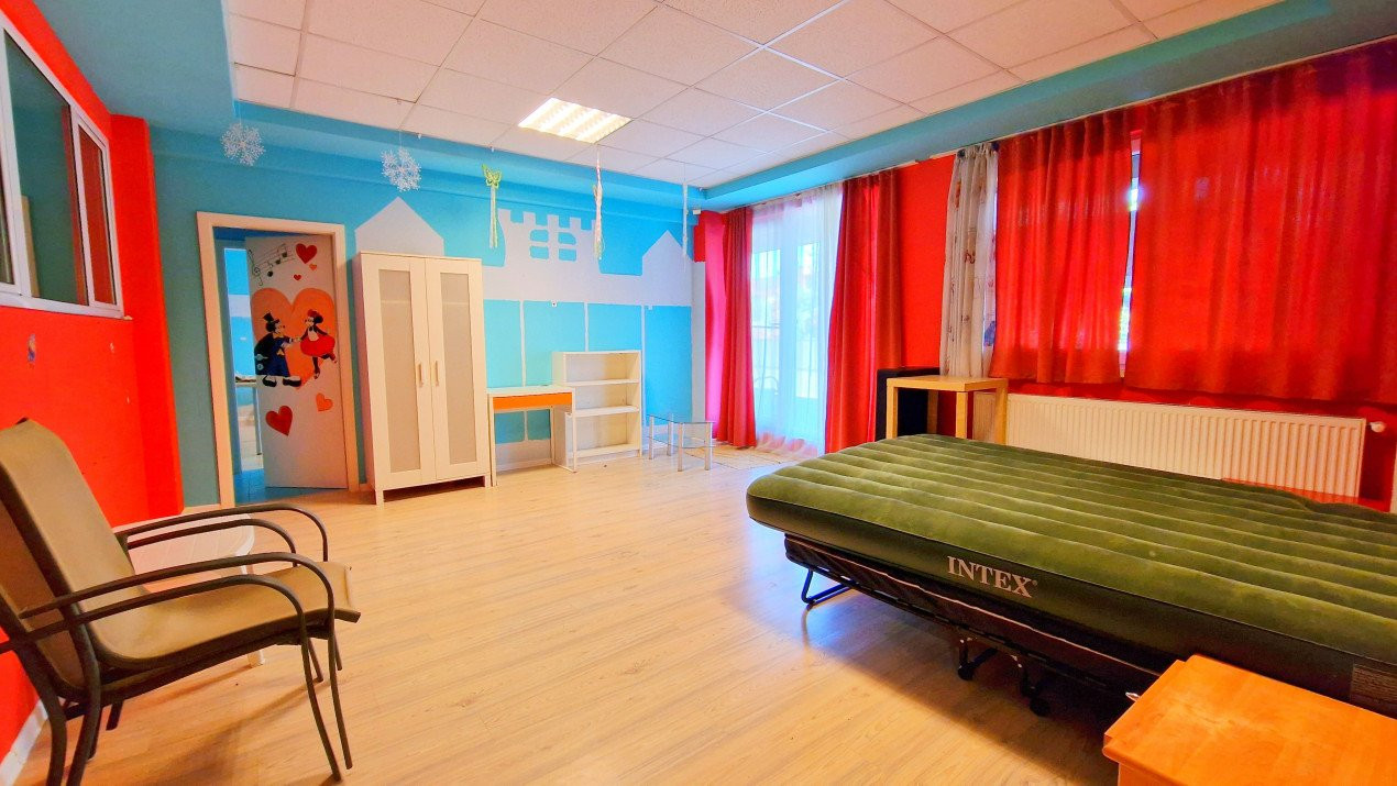 Apartament rar cu 5 camere și curte de 358 mp – Prelungirea Ghencea
