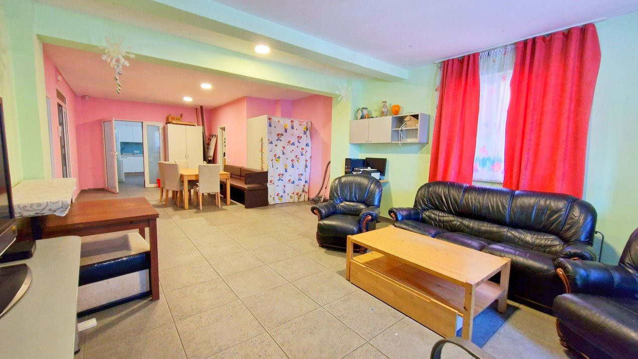 Apartament rar cu 5 camere și curte de 358 mp – Prelungirea Ghencea