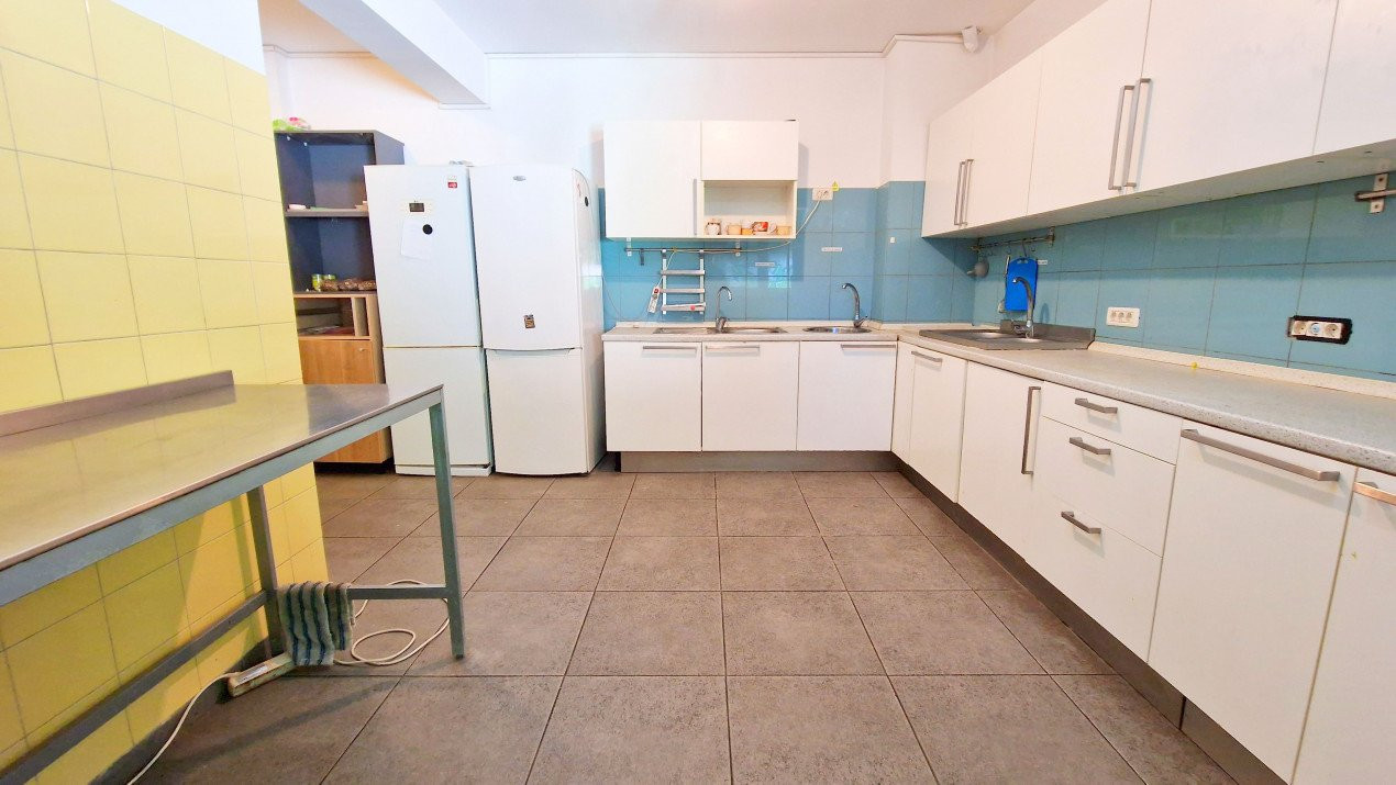 Apartament rar cu 5 camere și curte de 358 mp – Prelungirea Ghencea