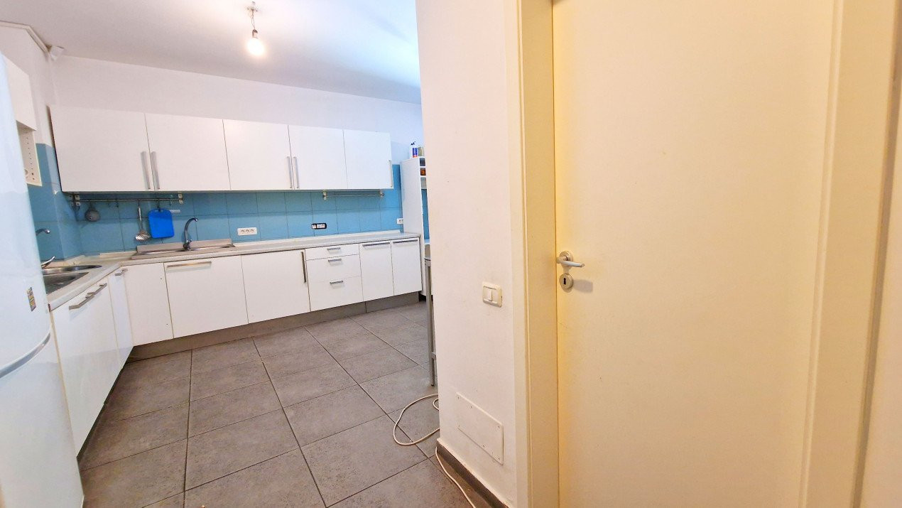 Apartament rar cu 5 camere și curte de 358 mp – Prelungirea Ghencea