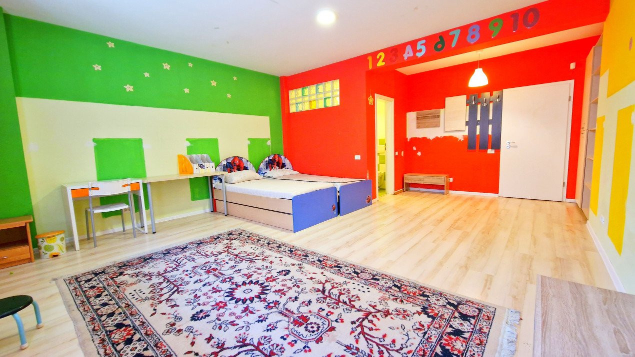 Apartament rar cu 5 camere și curte de 358 mp – Prelungirea Ghencea