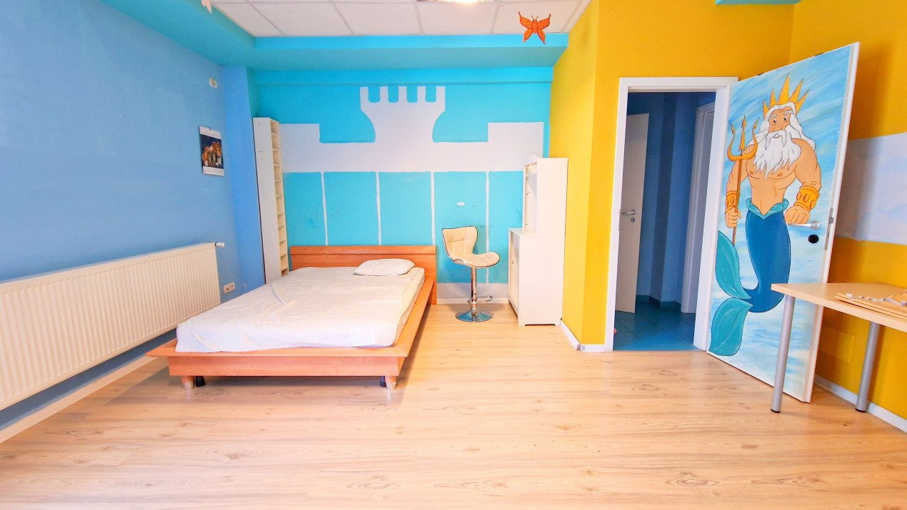 Apartament rar cu 5 camere și curte de 358 mp – Prelungirea Ghencea