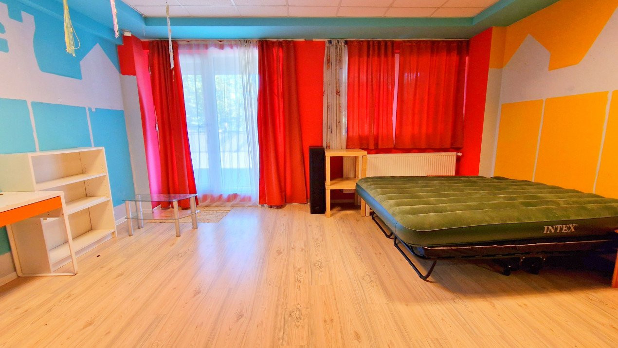 Apartament rar cu 5 camere și curte de 358 mp – Prelungirea Ghencea