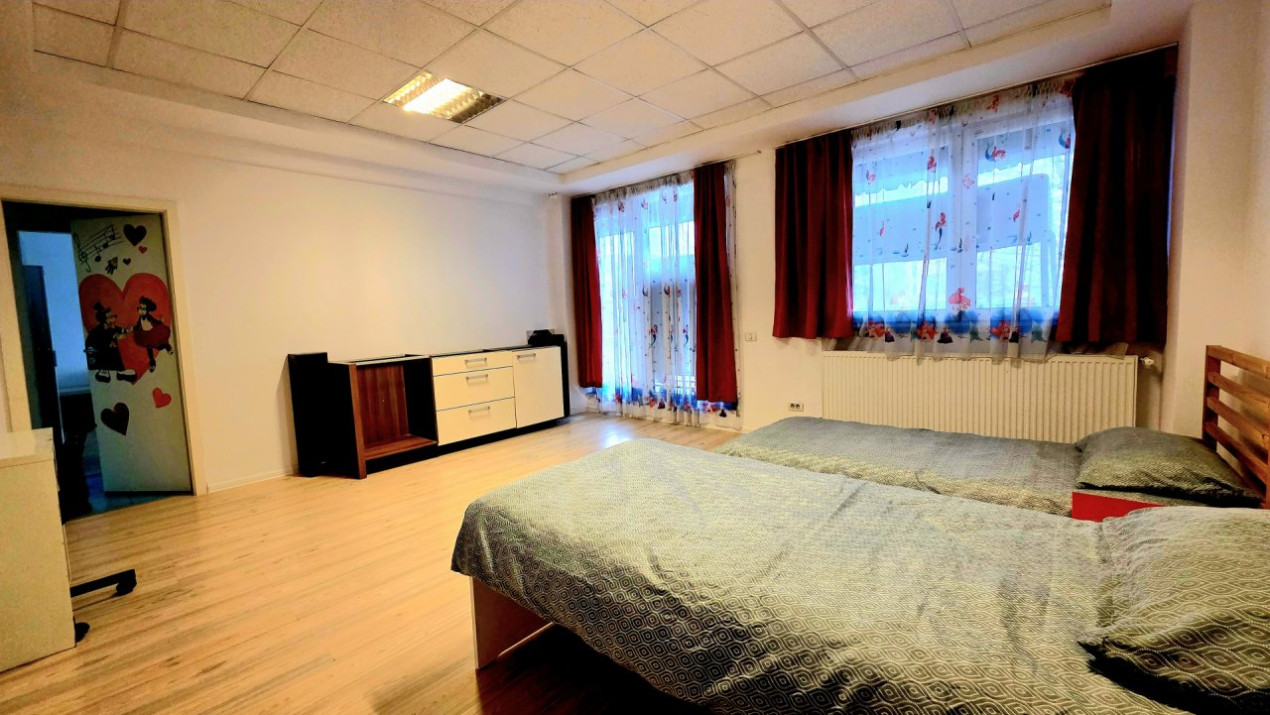 Apartament rar cu 5 camere și curte de 358 mp – Prelungirea Ghencea