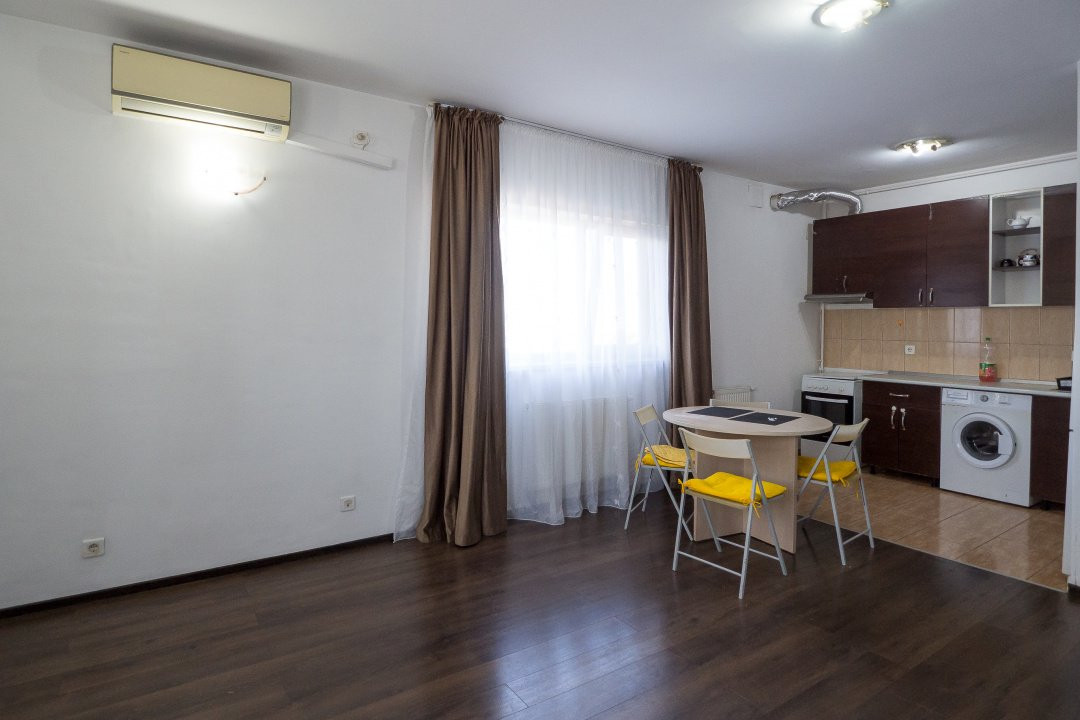 Apartament semimobilat si utilat modern, liber, în Titan, Răsărit de Soare 