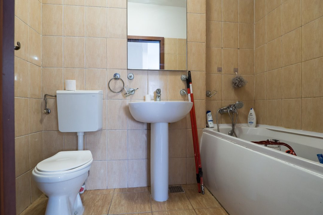 Apartament semimobilat si utilat modern, liber, în Titan, Răsărit de Soare 