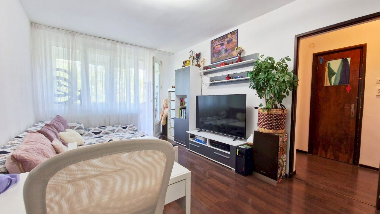 Apartament cu 2 camere și balcon însorit în Alexandru Obregia!