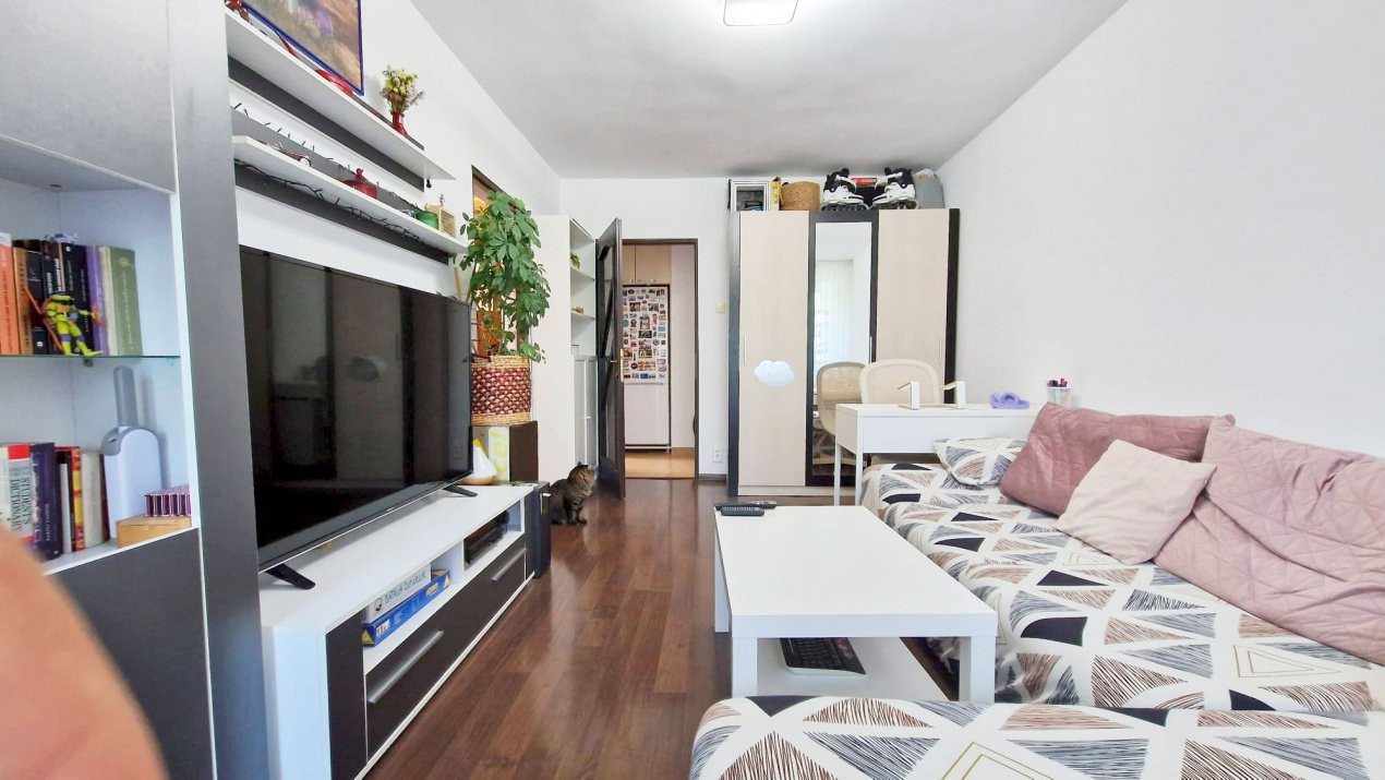 Apartament cu 2 camere și balcon însorit în Alexandru Obregia!