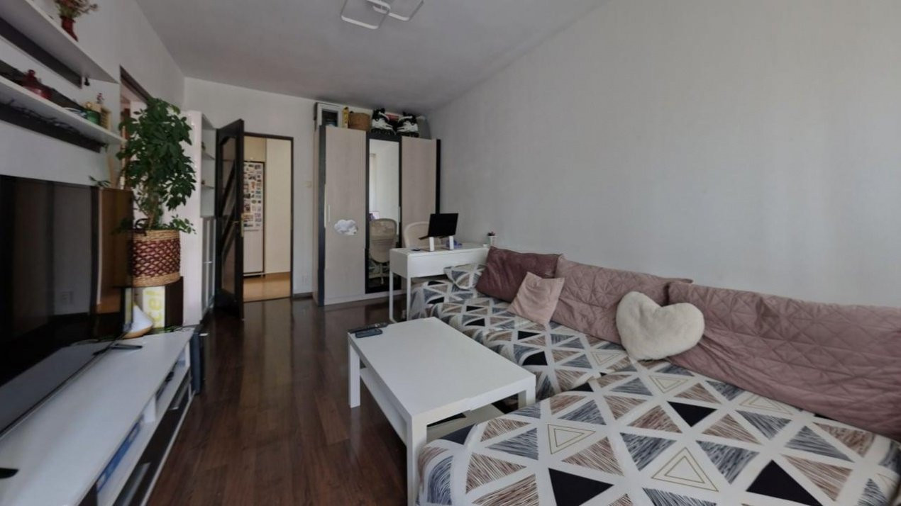 Apartament cu 2 camere și balcon însorit în Alexandru Obregia!