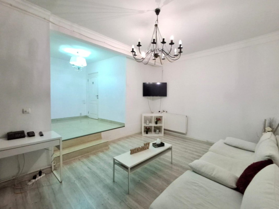 De Vanzare  Casa si Spatiu Comercial  zona Piata Unirii