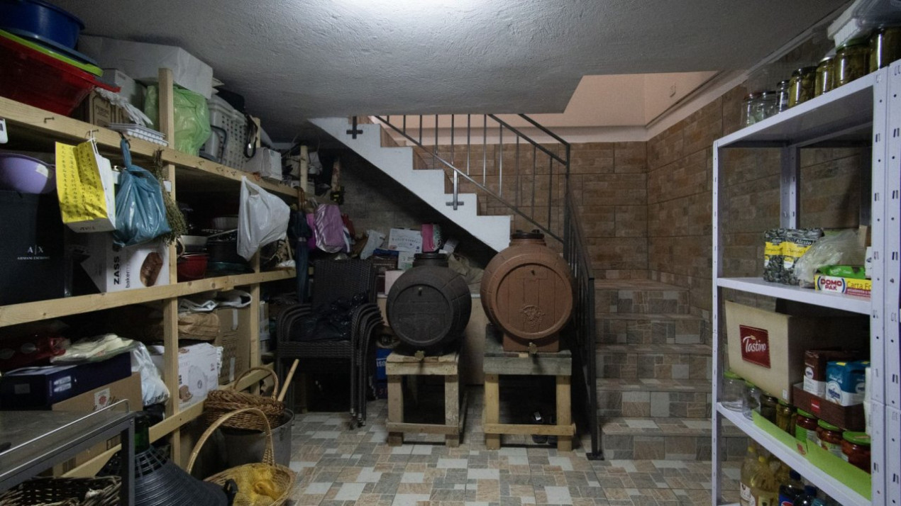 Casa cu piscina, panouri foto voltaice in Comana