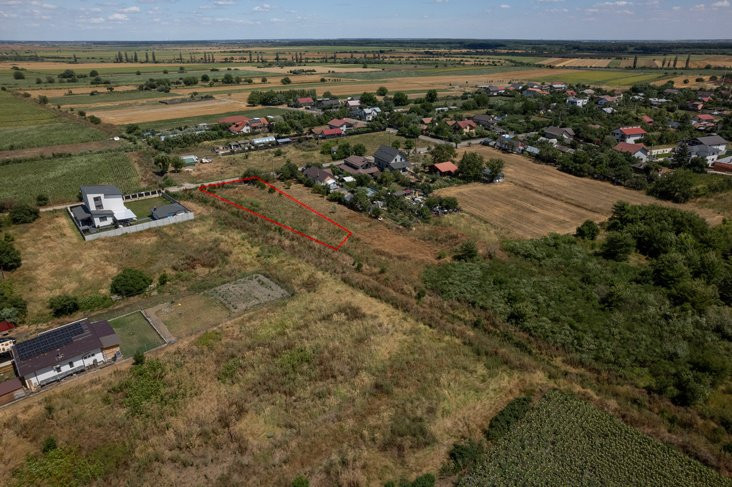 CREVEDIA - DARZA, TEREN INTRAVILAN 1100 MP!