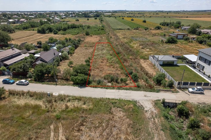 CREVEDIA - DARZA, TEREN INTRAVILAN 1100 MP!