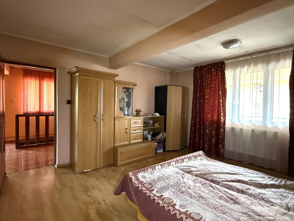 Casă solidă pe colț, 240 mpu, terasă, curte și utilități full | Pantelimon