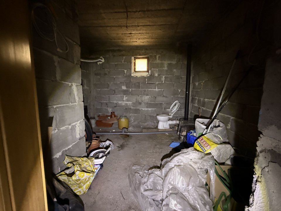 Casă solidă pe colț, 240 mpu, terasă, curte și utilități full | Pantelimon